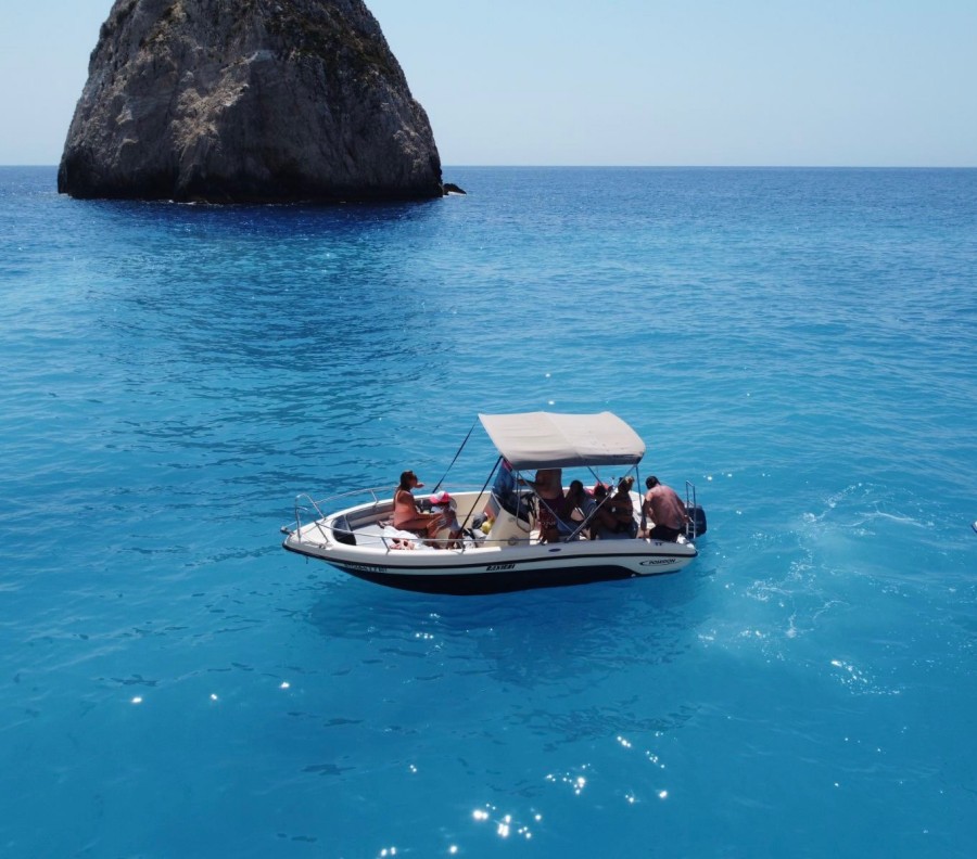 60HP Selva Self-Drive Boat