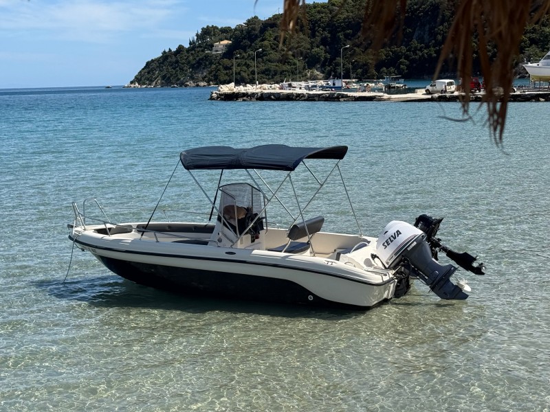 60HP Selva Self-Drive Boat