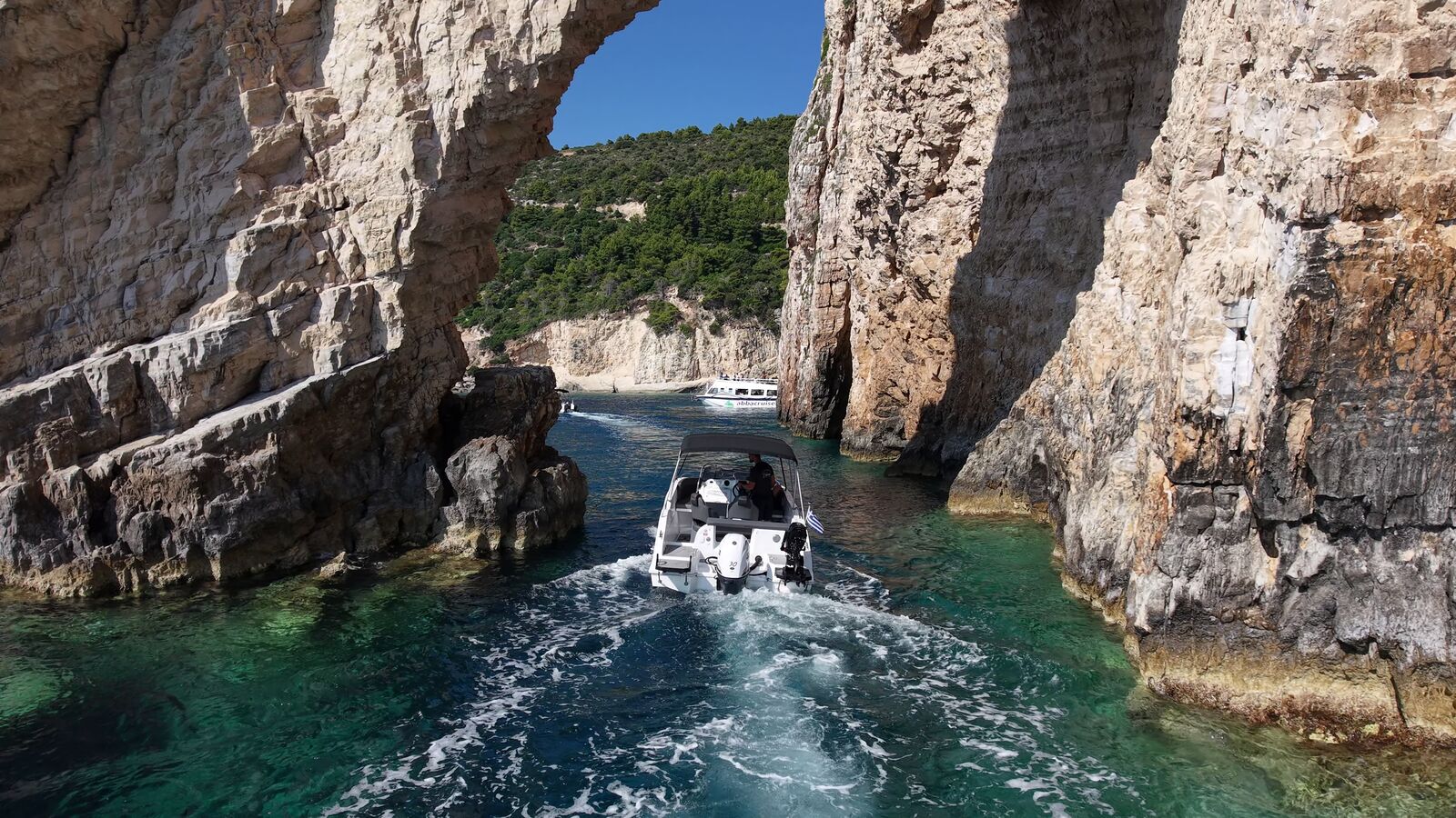 30/40HP Yamaha Self-Drive Boat
