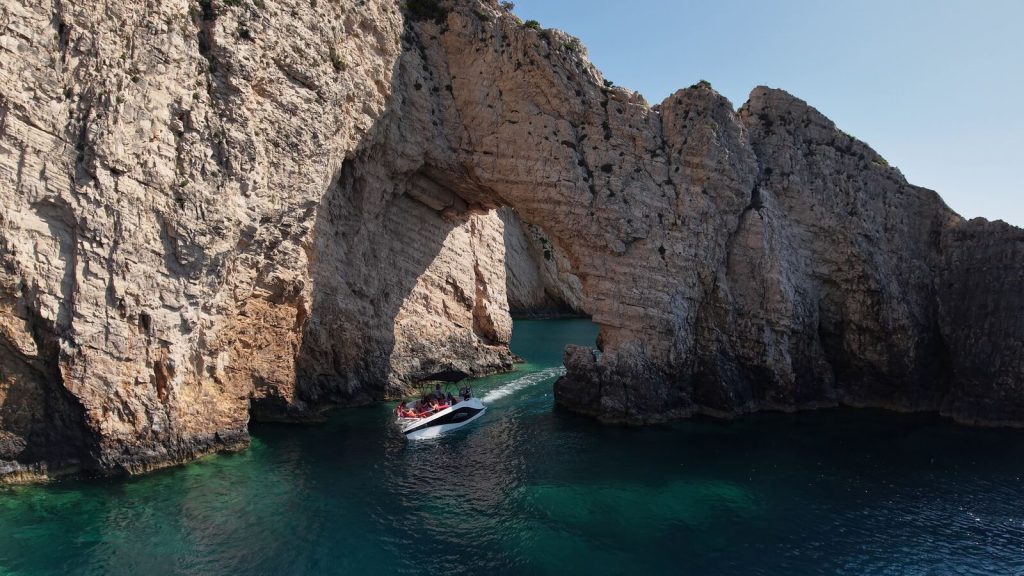 South West: Eros Cave & Piscines (4 hours)