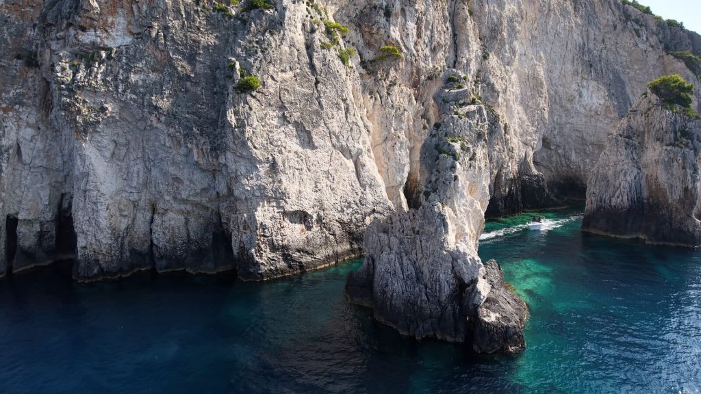 South Coast: Turtles & Mizithres Rocks (3 hours)