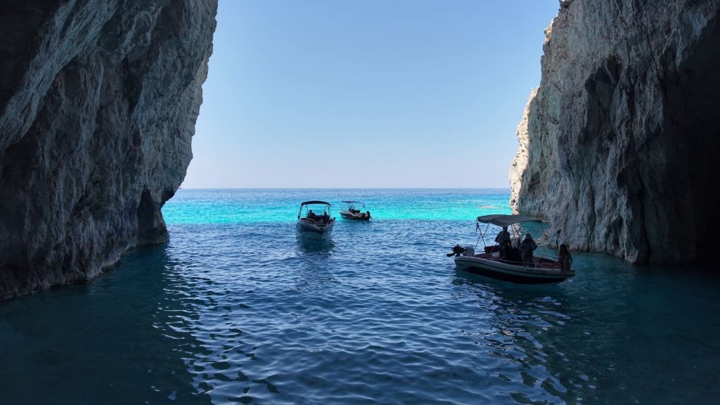 South West: Eros Cave & Piscines (4 hours)